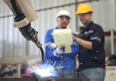 Industry 4.0 and Smart Welding: Digital Transformation in Welding Manufacturing