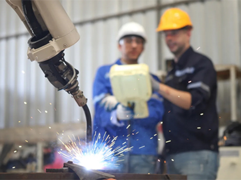 Industry 4.0 and Smart Welding: Digital Transformation in Welding Manufacturing